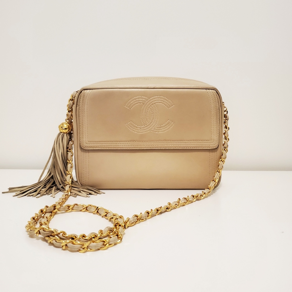 CHANEL VINTAGE CAMERA BAG (100% authentic)